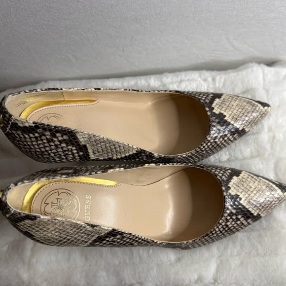 GUESS Snake Print Python Pumps 🐍 - Picture 6 of 10